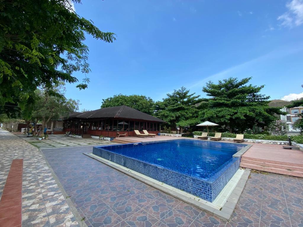 Sylvia Hotel & Resort Komodo Labuan Bajo Exterior foto