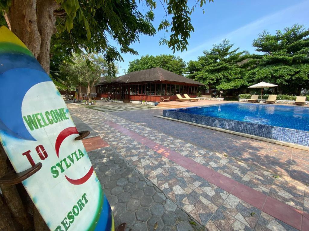 Sylvia Hotel & Resort Komodo Labuan Bajo Exterior foto