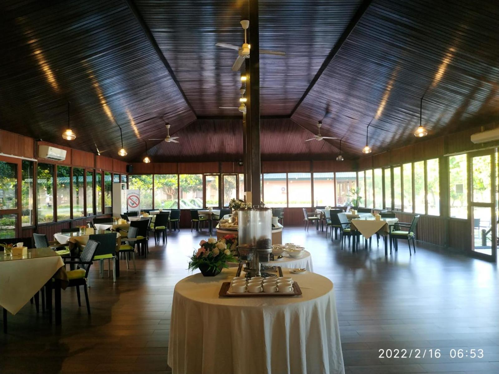 Sylvia Hotel & Resort Komodo Labuan Bajo Exterior foto