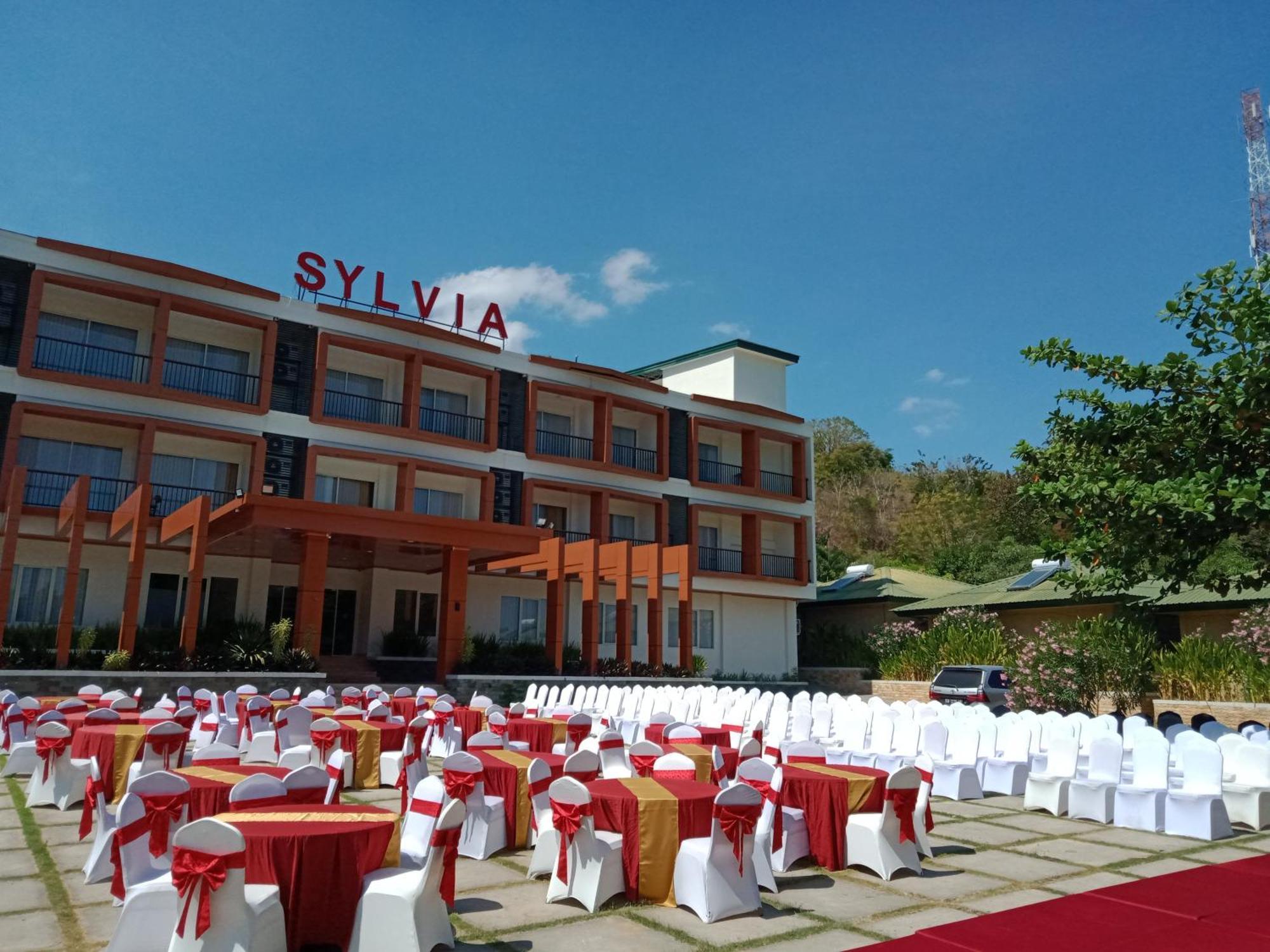 Sylvia Hotel & Resort Komodo Labuan Bajo Exterior foto